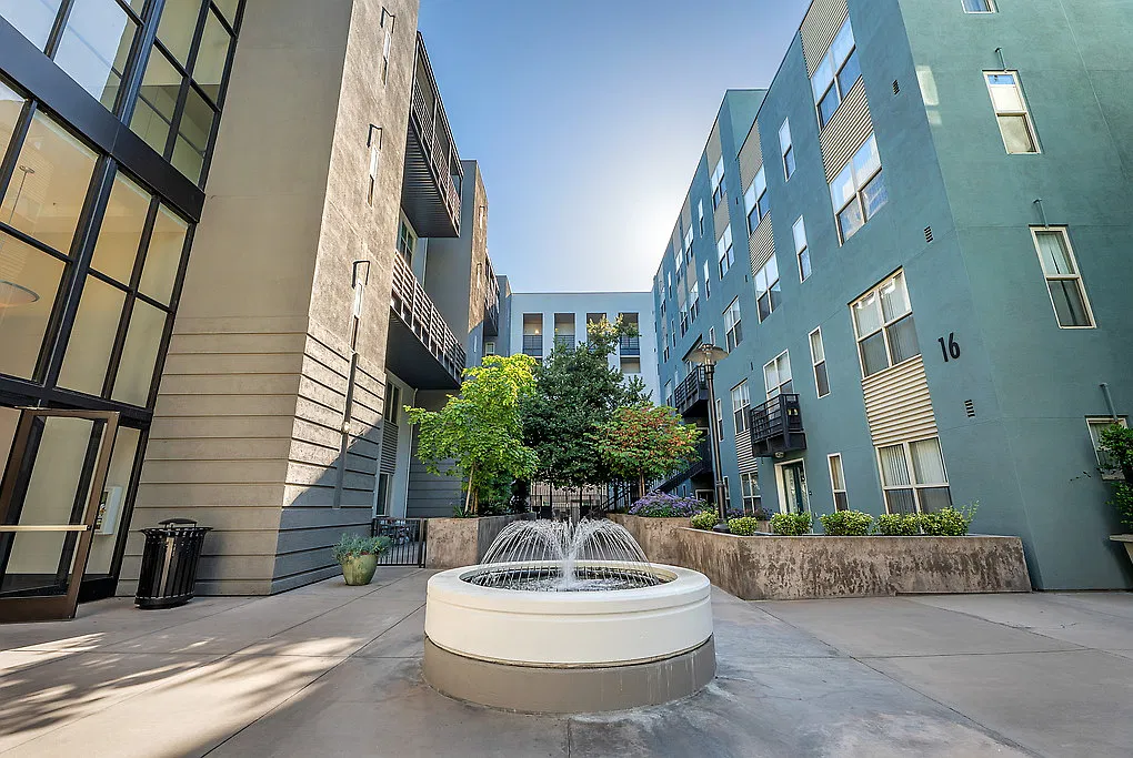 101 San Fernando — Photo 4