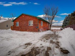 206 4th St SW, Montgomery, MN 56069