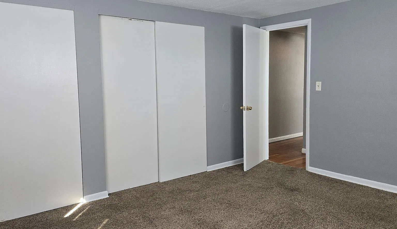 900 Mohawk Trail Apartments — Photo 4