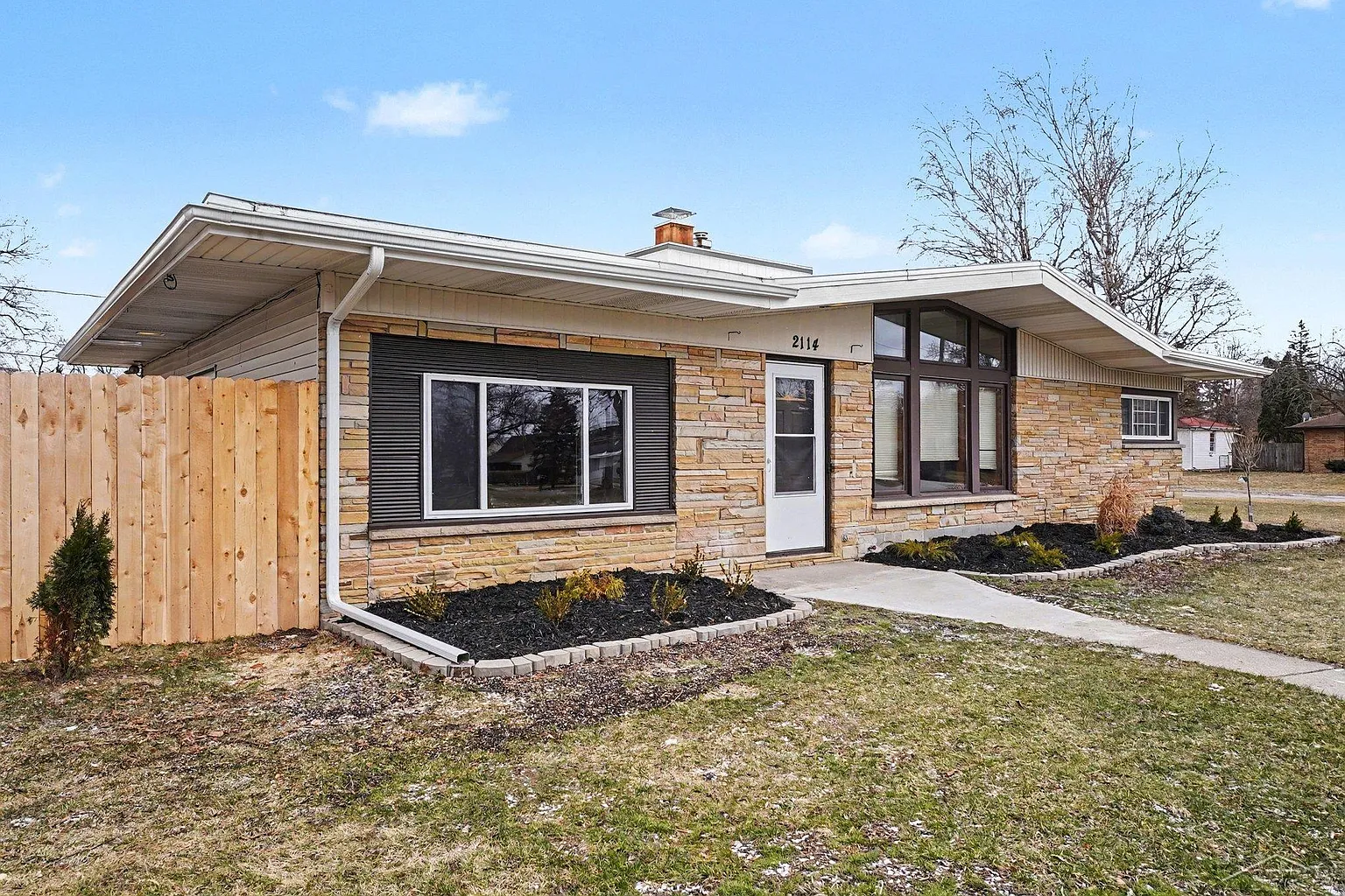 2114 Ethel St photo 1