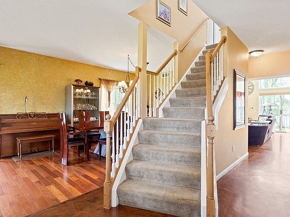 5th image of 53 Woodfield Dr