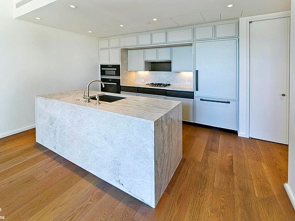 3rd image of 5 Beekman St #20C