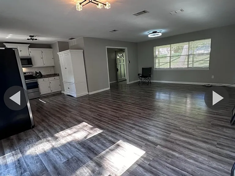 1110 Cuerno St — Photo 3