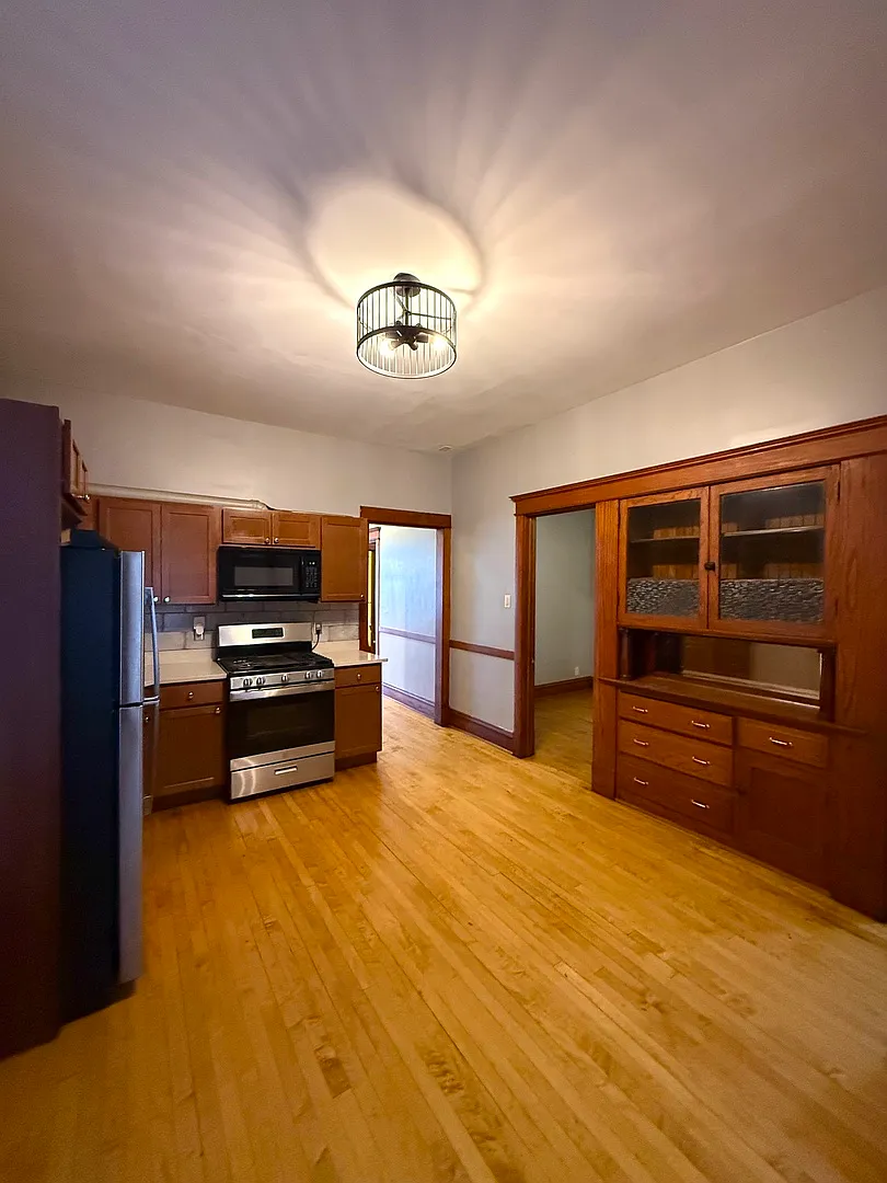2 bed, 1100 sqft, $1,385 — Photo 4
