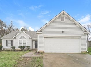 2400 Celosia Dr, Charlotte, NC 28262