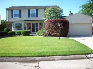 22472 La Von St, Saint Clair Shores, MI 48081