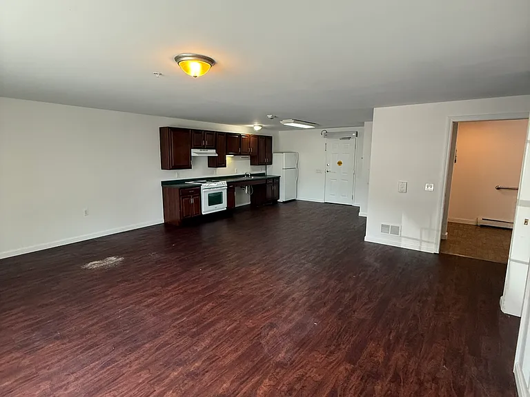 661 Bell St #1 — Photo 2