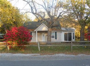 127 Neunaber St, Cottage Hills, IL 62018
