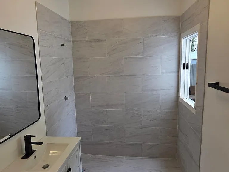 7805 Oakwood Ave — Photo 9