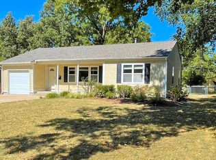 2212 W 74th St, Prairie Village, KS 66208