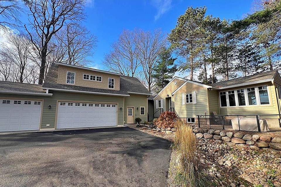 1st image of 21446 Beach Rd