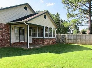 1 Jordan Ln, Bentonville, AR 72712