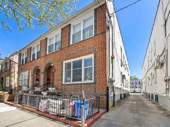 2121 E 1st St, Brooklyn, NY 11223