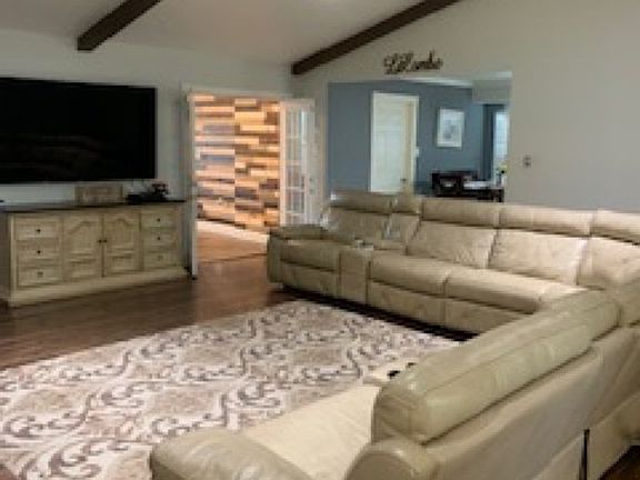 4th image of 1008 S 21st St