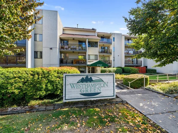 2757 Quadra St #105, Victoria, BC V8T 4E5