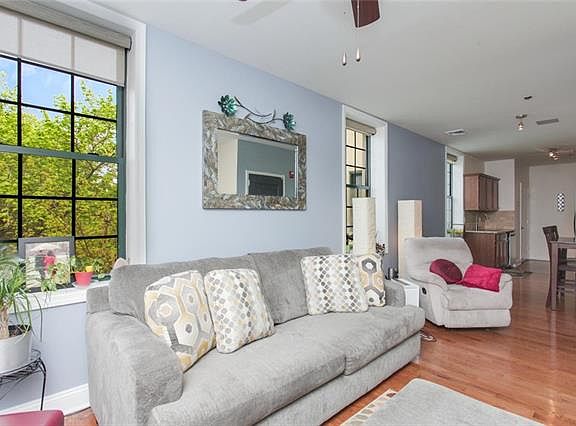 4th image of 325 Highland Ave