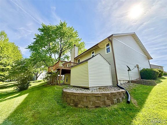 3rd image of 20 Englewood Dr