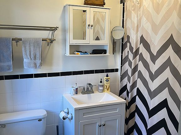 5th image of 1833 S St NW #22