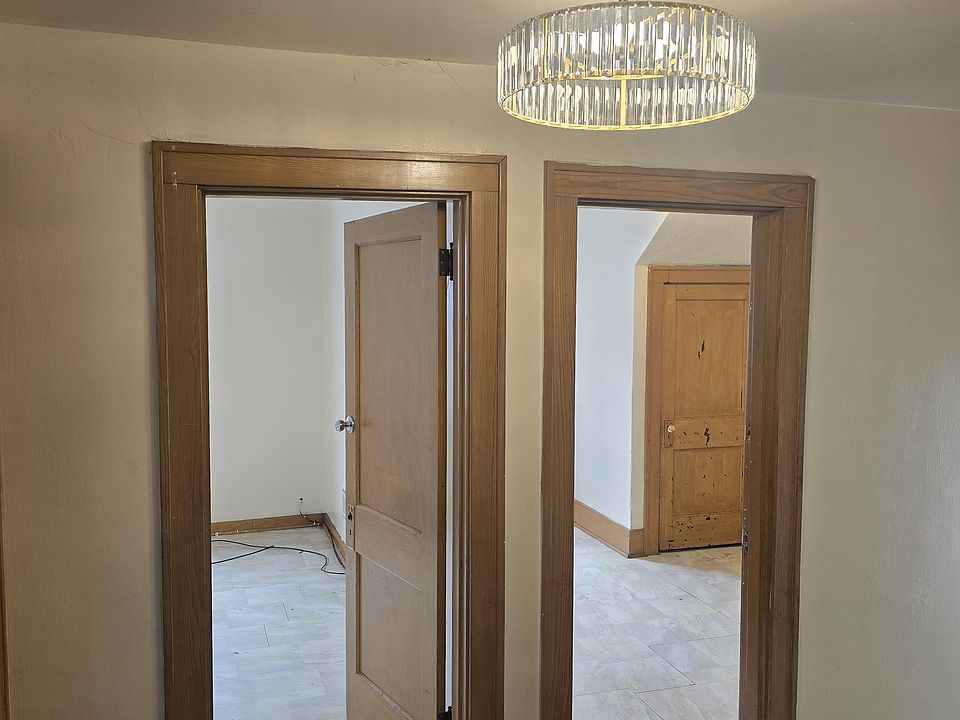 1st image of 1702 Versailles Ave