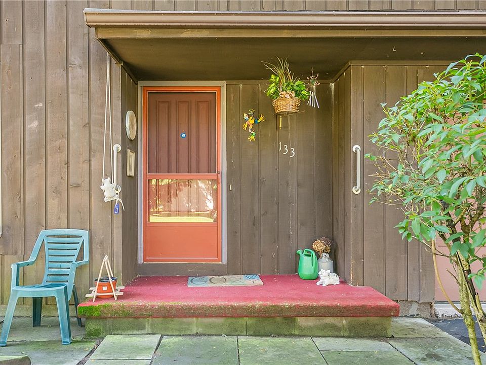 133 Beacon Hills Dr S, Penfield, NY 14526 Zillow