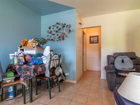 3rd image of 1000 8TH AVENUE NW