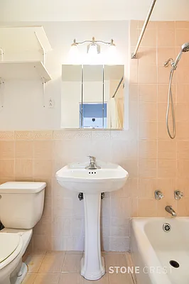 Rented by Stonecrest Realty | media 2
