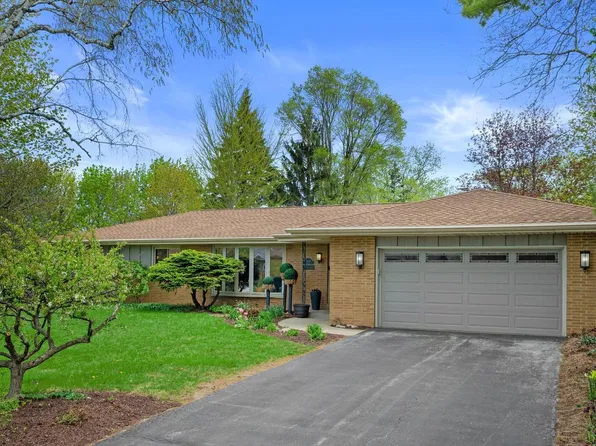 6660 N Braeburn LANE, Glendale, WI 53209