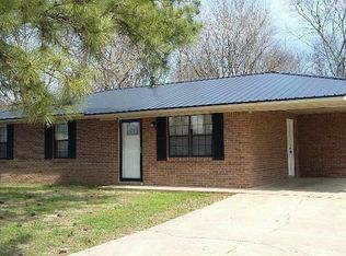 890 N Division St, West Point, MS 39773