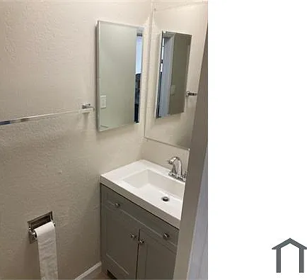 3 bed, 900 sqft, $2,800 — Photo 4