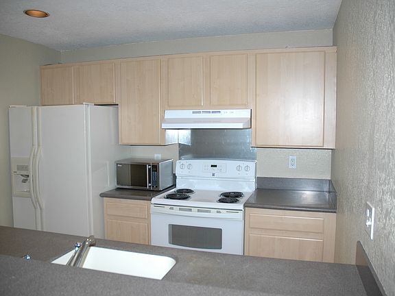 4th image of 14518 NE 30th Pl APT B15