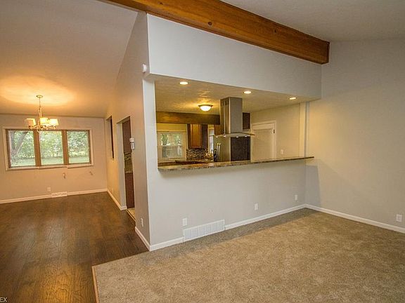 4th image of 16004 Briarwood Ln