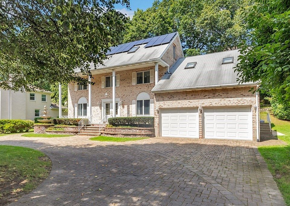 1st image of 58 Forest Park Dr