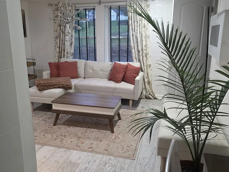 2080 E Roxboro Rd NE — Photo 13