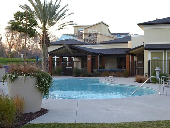 Club House Pool