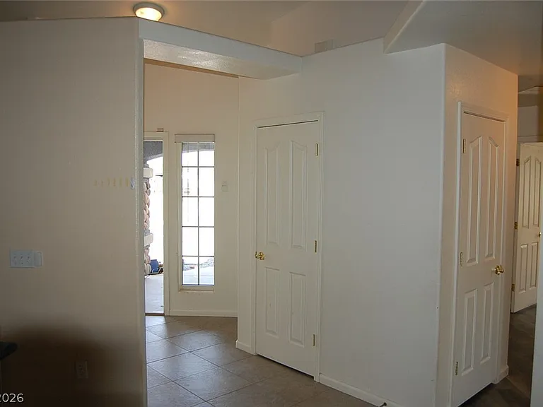 4911 E Ridgewood Dr — Photo 4