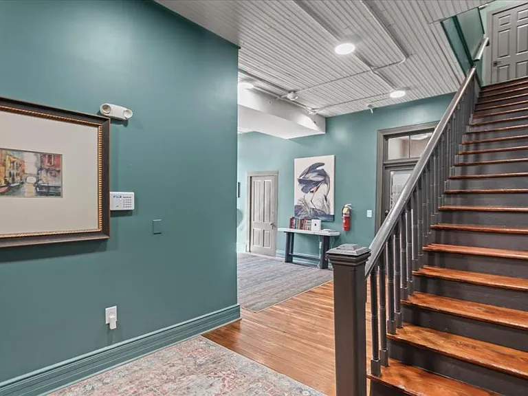 127H W Evans St — Photo 17