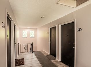 Waldo Plaza Apartments, Kansas City, MO 64114