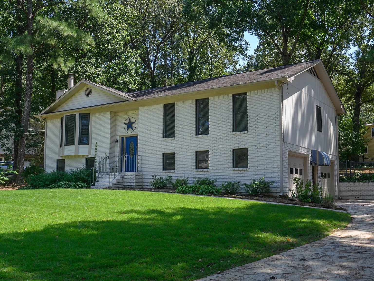 4 bed, 1978 sqft, $2,500 — Photo 3