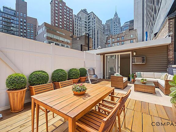 3rd image of 88 Fulton St #618
