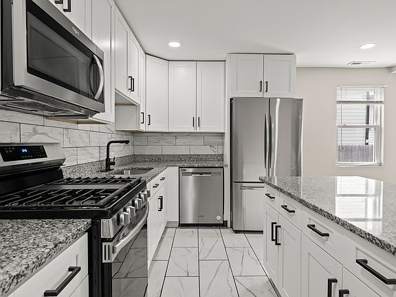 5th image of 202-204 N Hamilton Ave