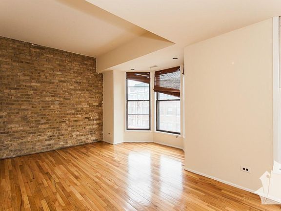 4th image of 604 W Surf St APT 3