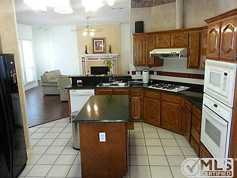 3rd image of 423 Lakedale Dr