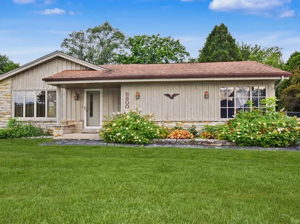 8600 Racine AVENUE, Waterford, WI 53185