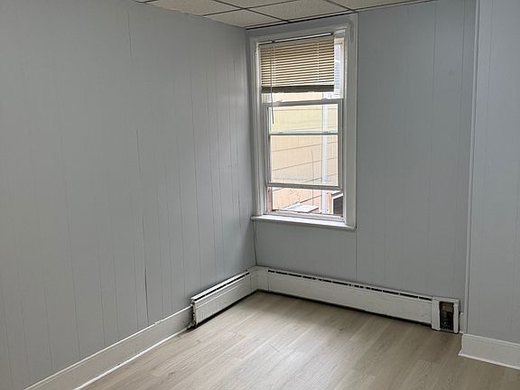 4th image of 128 Lake St APT 2B