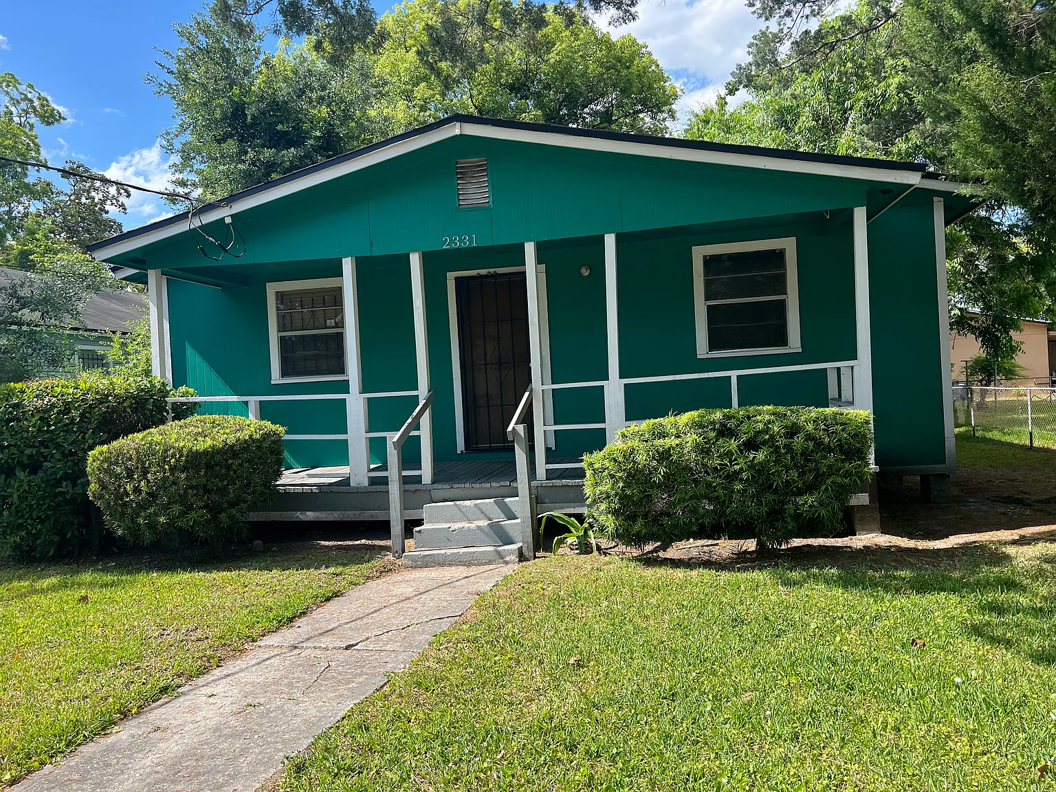 5 bed, $1,650 — Photo 1