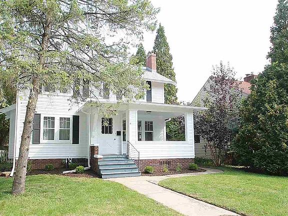 2nd image of 2111 Cumberland St