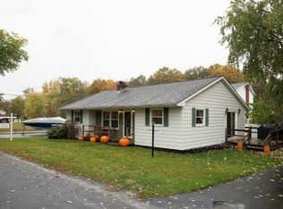 31 Firehouse Rd, Halfmoon, NY 12065