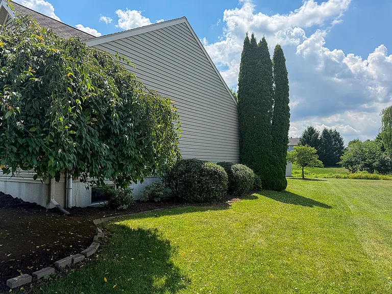 1387 Sheep Hill Rd — Photo 32