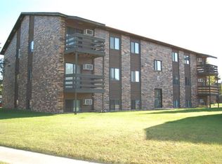 2863 20th Ave S, Grand Forks, ND 58201