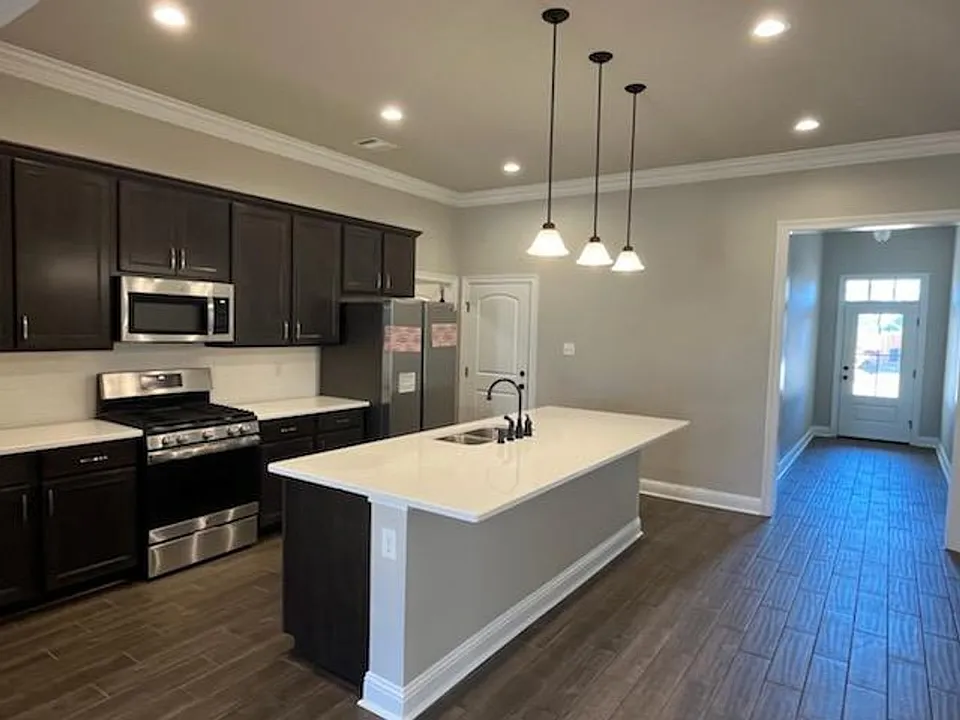 418 Mangrove Ln